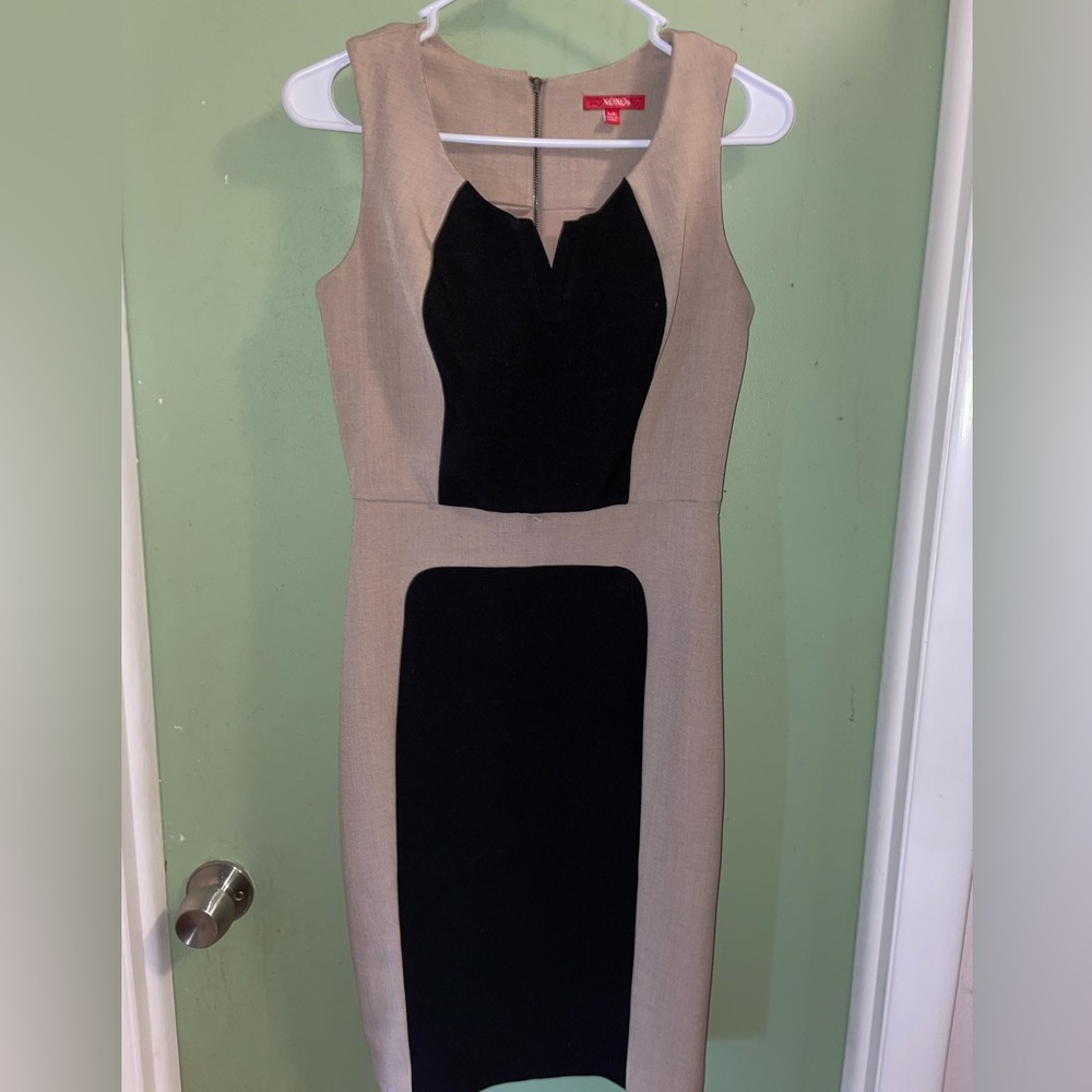 XOXO Sz 5/6 Color block black and tan sheath dress